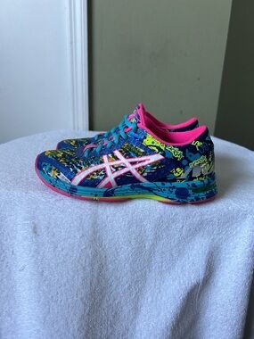 ASICS Women’s Blue and Pink Graphic Sneakers T676N Sz 6 Like New
